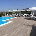 Pollina 4*