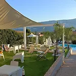 Pollina 4*